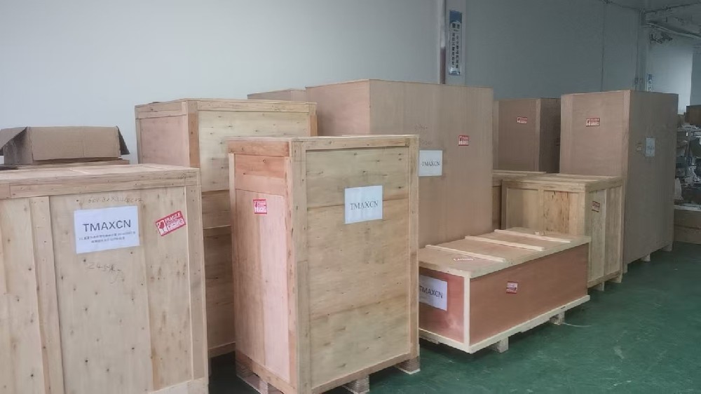 เครื่องประกอบแบตเตอรี่ทรงกระบอก TMAX Semi Auto 32700 จัดส่งถึงประเทศไทย